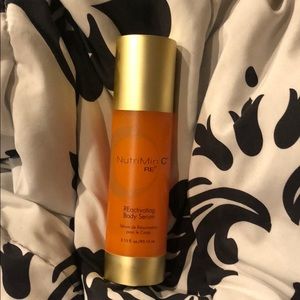 NutriMin C RE9. REactivating Body Serum